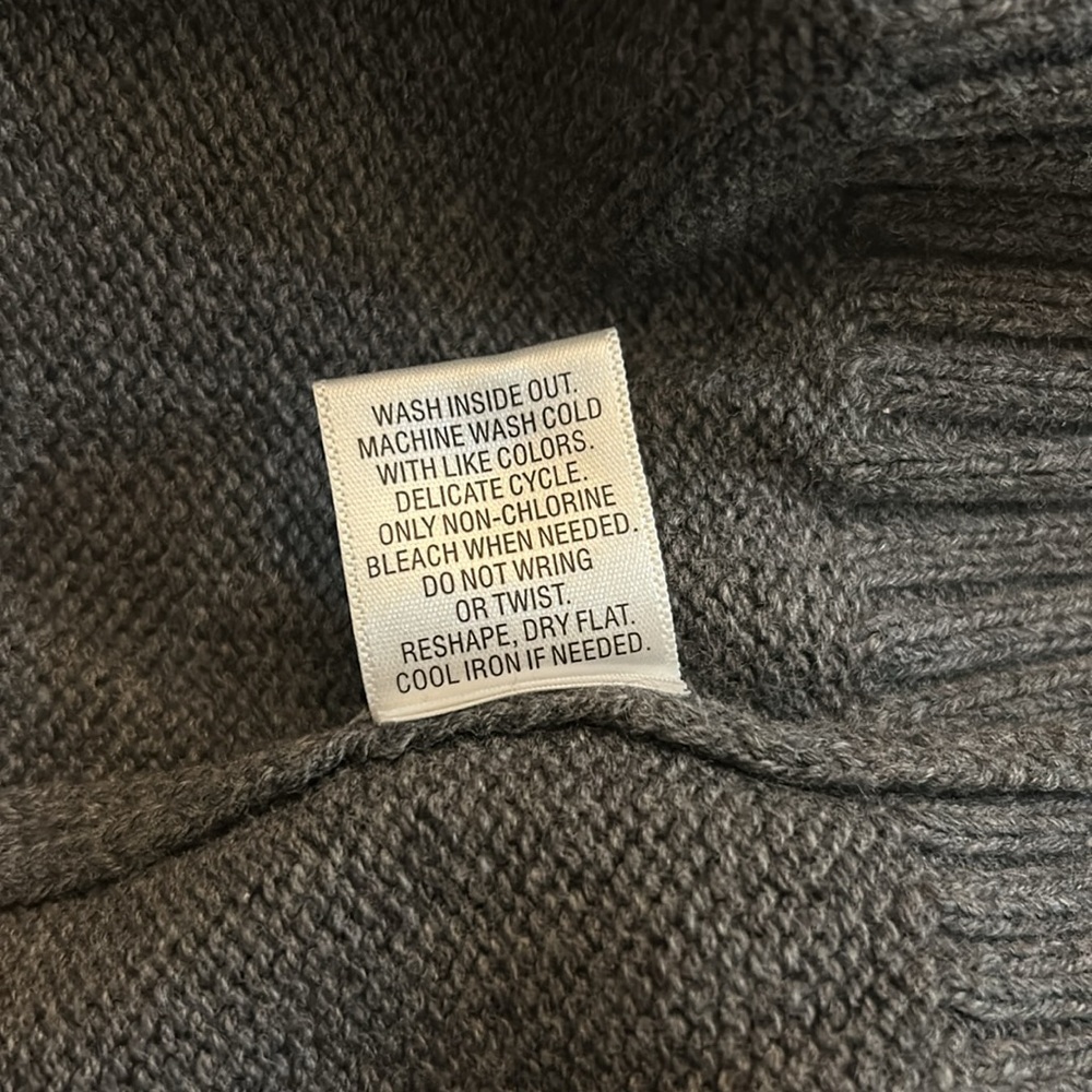 Croft & Barrow Men’s 1/4 Zip Sweater 
Iron grey - Picture 9 of 9